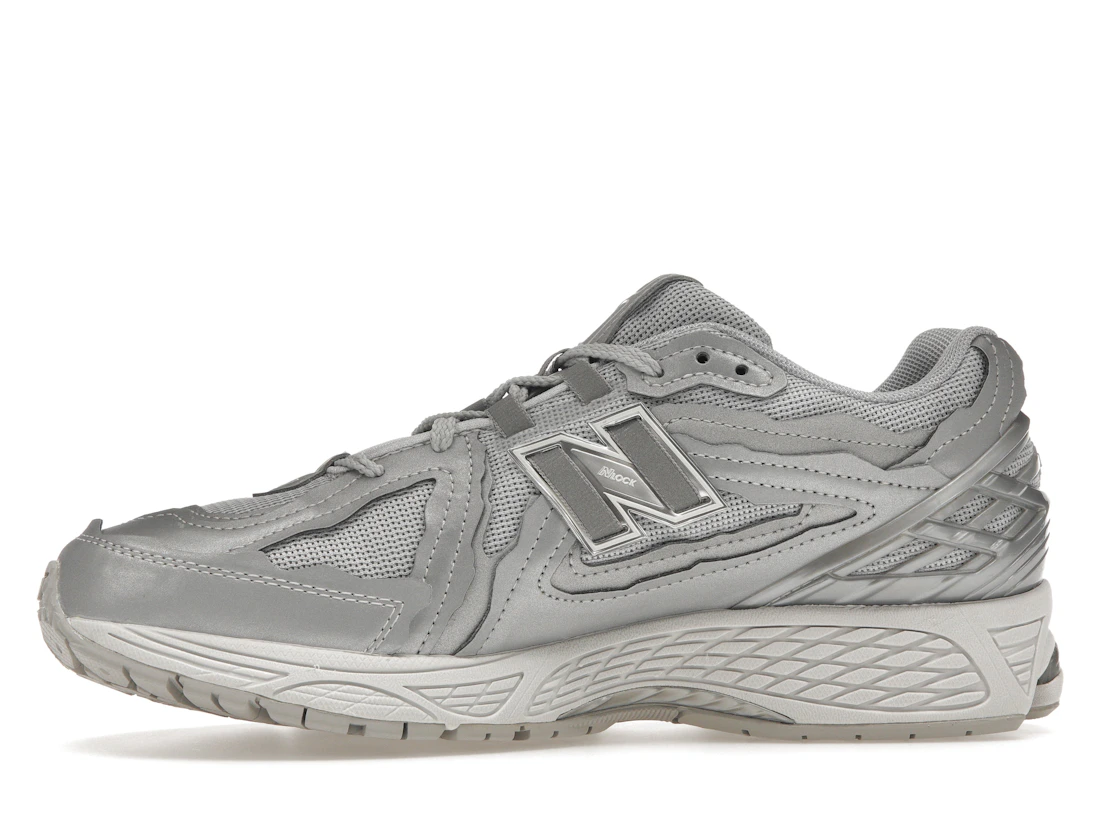 Vue 18 de New Balance 1906D Protection Pack Silver Metallic