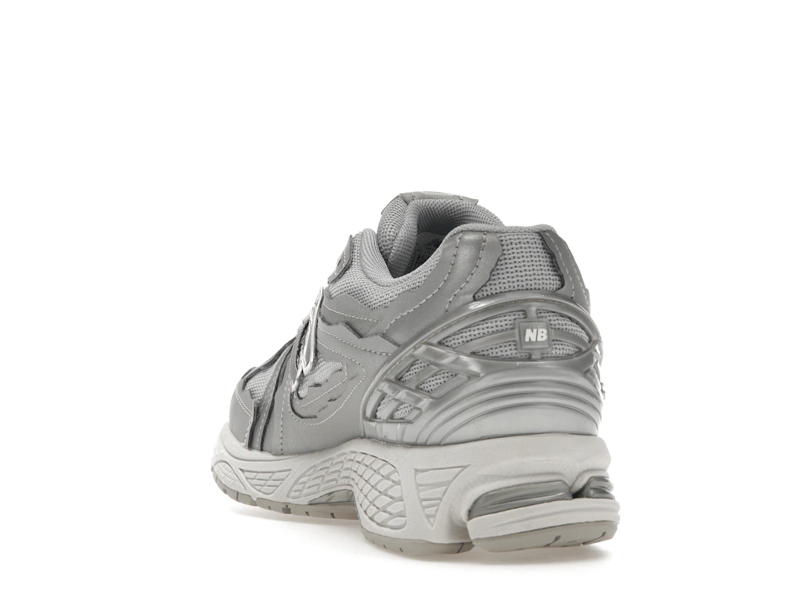 Vue 26 de New Balance 1906D Protection Pack Silver Metallic