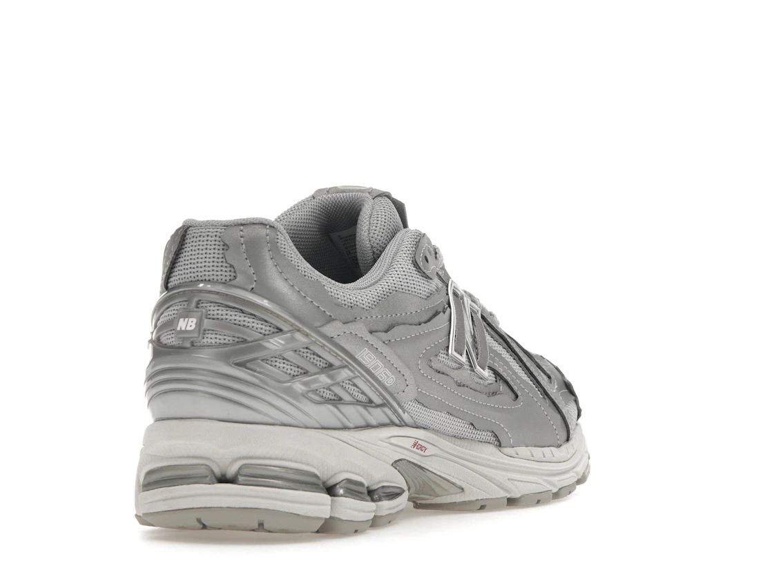 Vue 31 de New Balance 1906D Protection Pack Silver Metallic