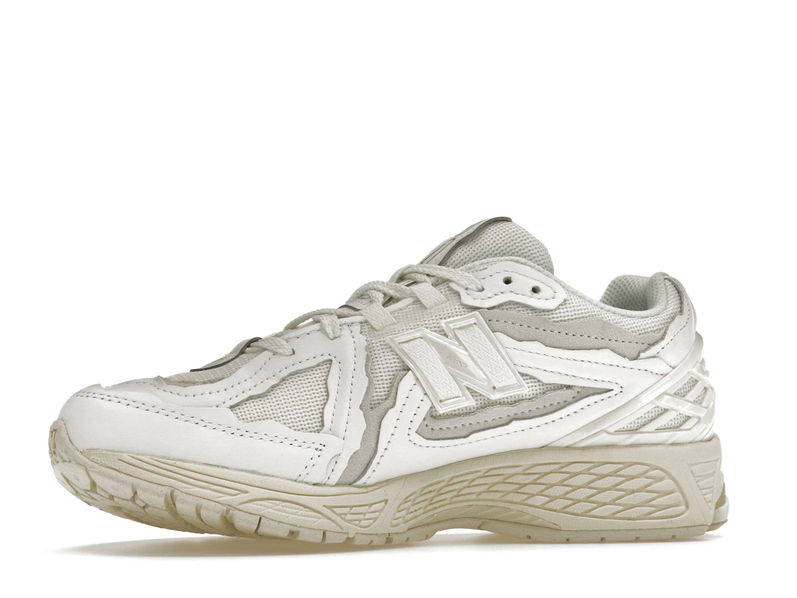 Vue 17 de New Balance 1906D Protection Pack White