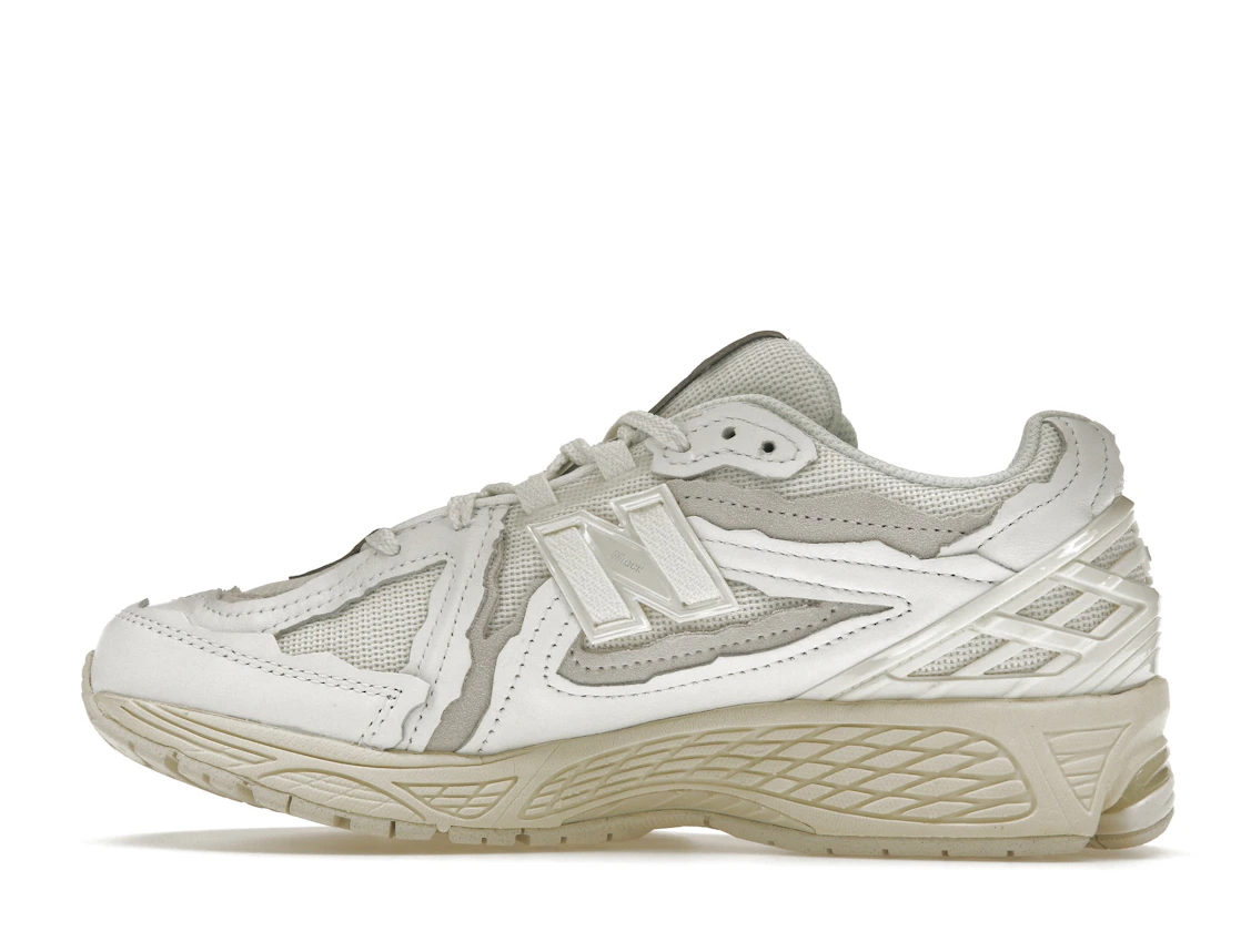 Vue 20 de New Balance 1906D Protection Pack White