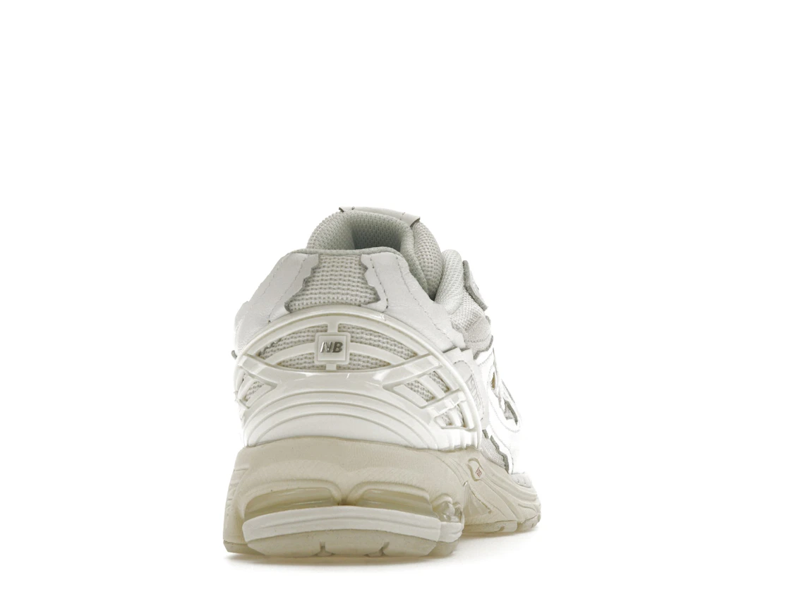Vue 29 de New Balance 1906D Protection Pack White
