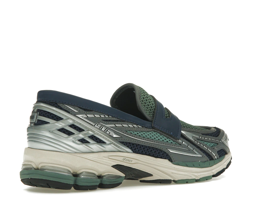 Vue 33 de New Balance 1906L Dark Juniper Navy