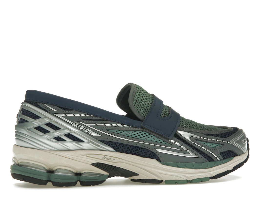 Vue 35 de New Balance 1906L Dark Juniper Navy