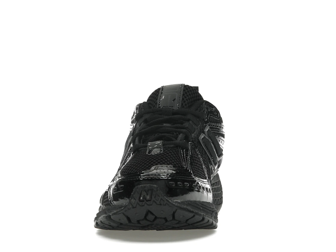 Vue 11 de New Balance 1906R Black Patent