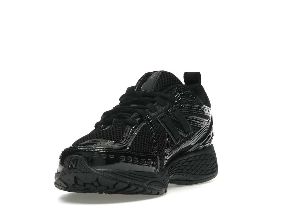 Vue 13 de New Balance 1906R Black Patent