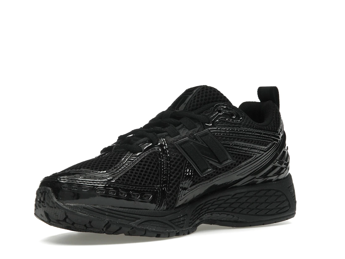 Vue 15 de New Balance 1906R Black Patent