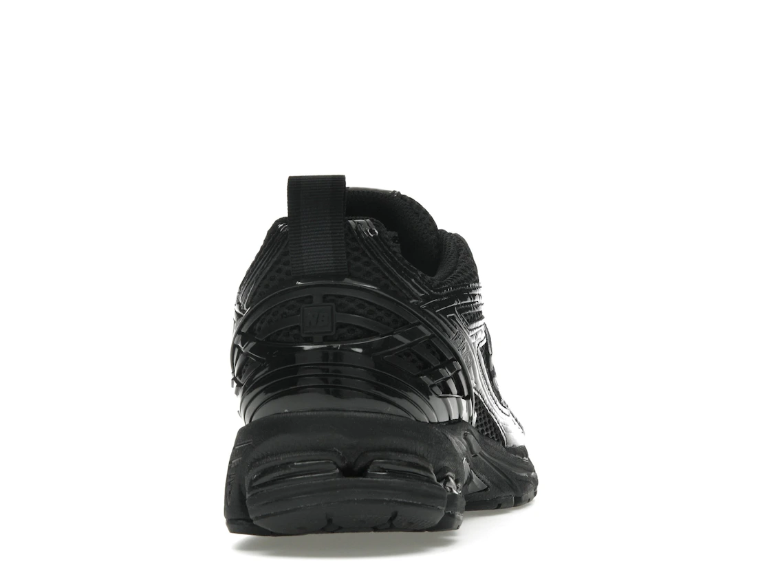 Vue 29 de New Balance 1906R Black Patent