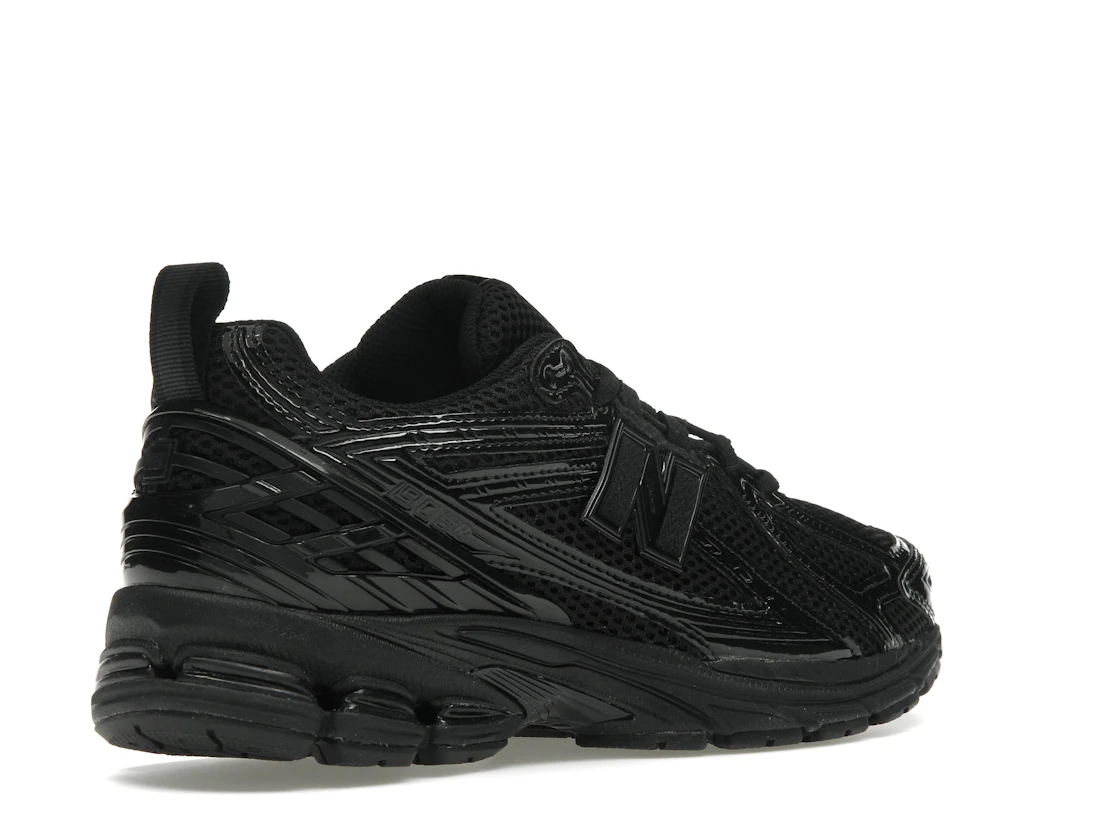 Vue 33 de New Balance 1906R Black Patent