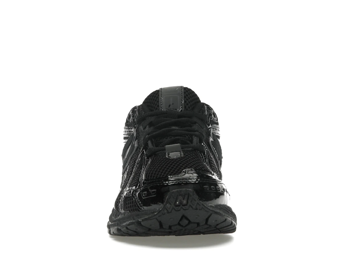 Vue 10 de New Balance 1906R Black Patent