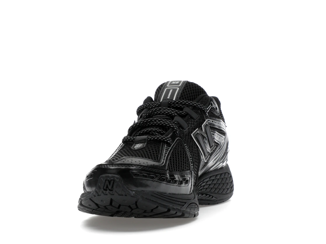 Vue 12 de New Balance 1906R Black Silver
