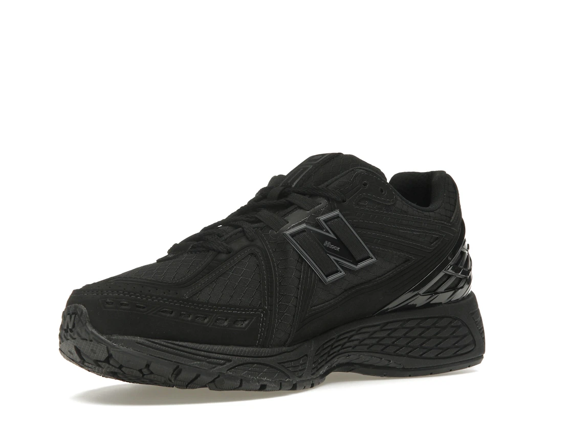 Vue 15 de New Balance 1906R Cordura Black Magnet