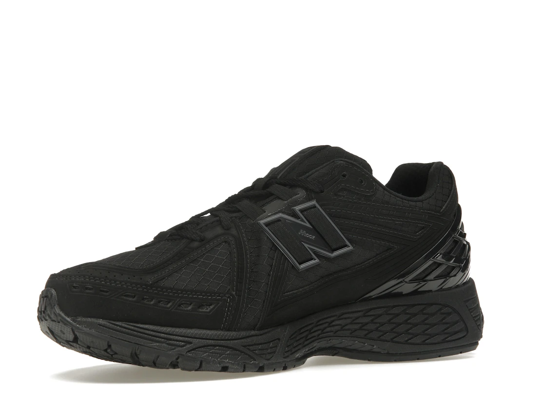 Vue 16 de New Balance 1906R Cordura Black Magnet