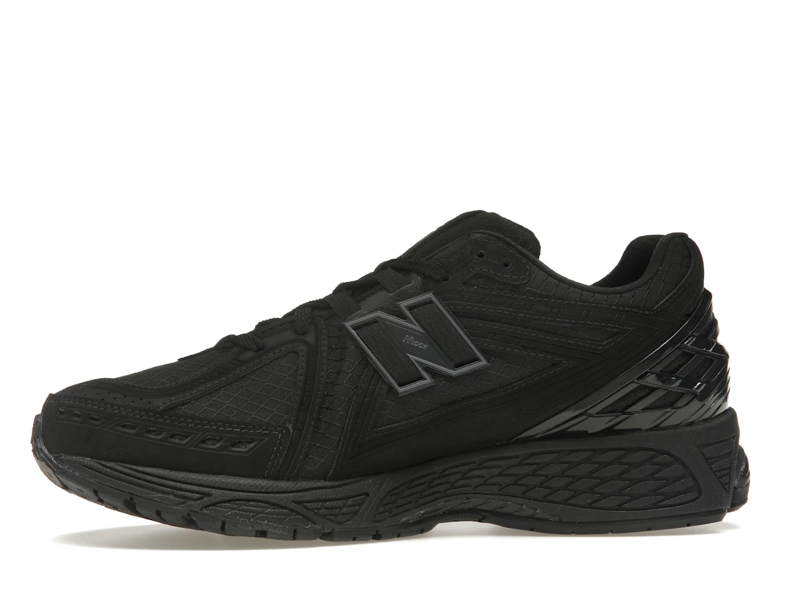 Vue 18 de New Balance 1906R Cordura Black Magnet