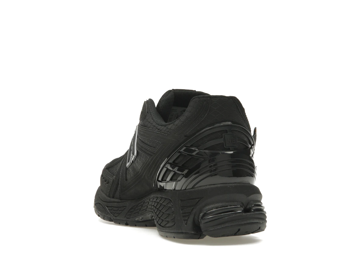 Vue 26 de New Balance 1906R Cordura Black Magnet