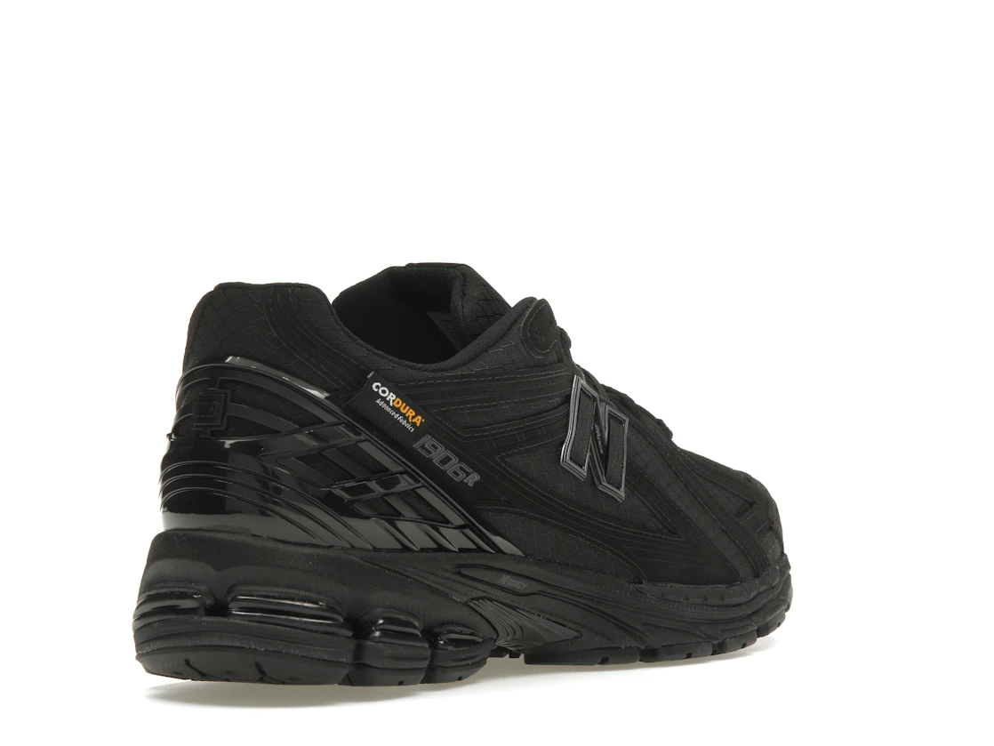Vue 32 de New Balance 1906R Cordura Black Magnet