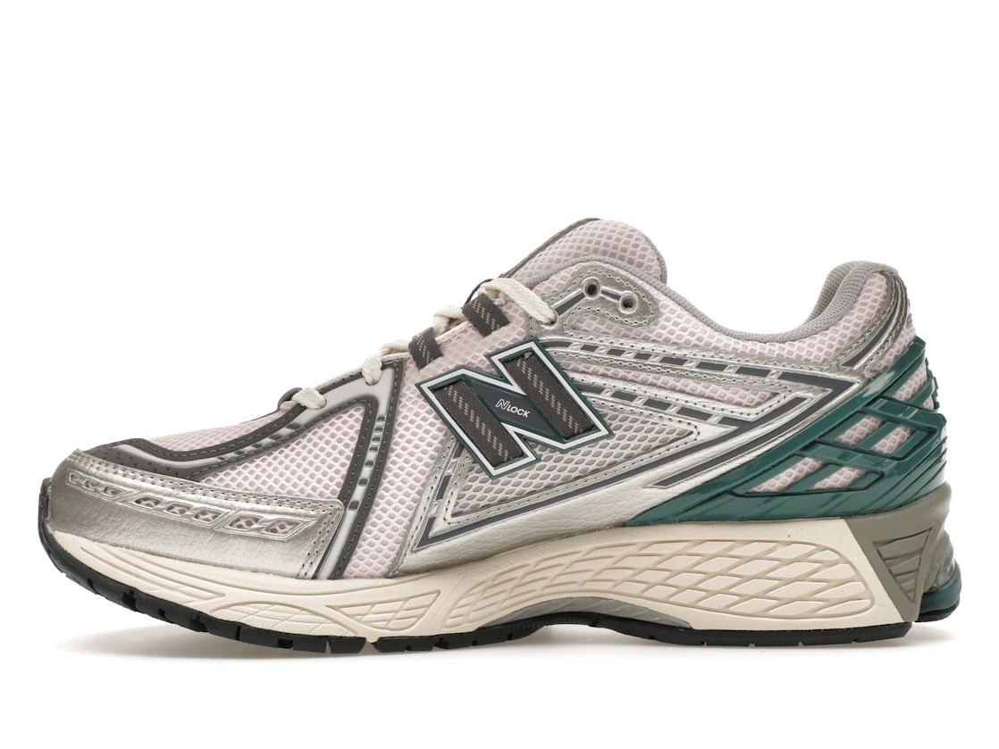 Vue 19 de New Balance 1906R Granite Metallic Pink