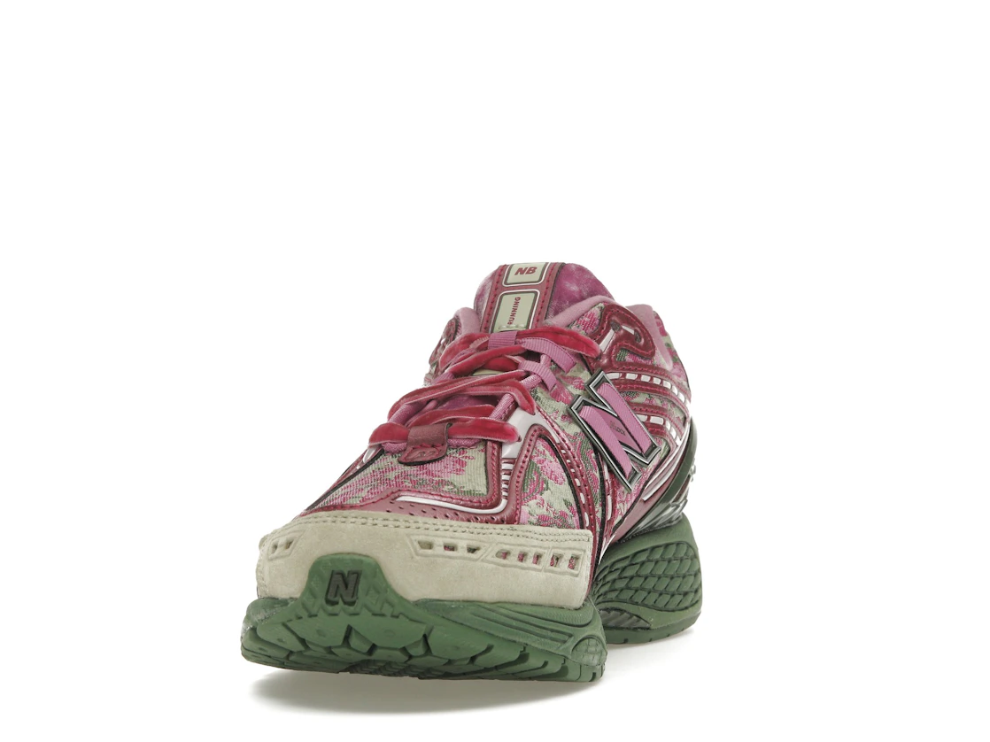 Vue 12 de New Balance 1906R Jack Harlow Rose Runner (Special Box)