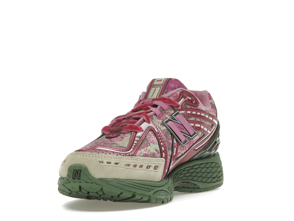 Vue 13 de New Balance 1906R Jack Harlow Rose Runner (Special Box)