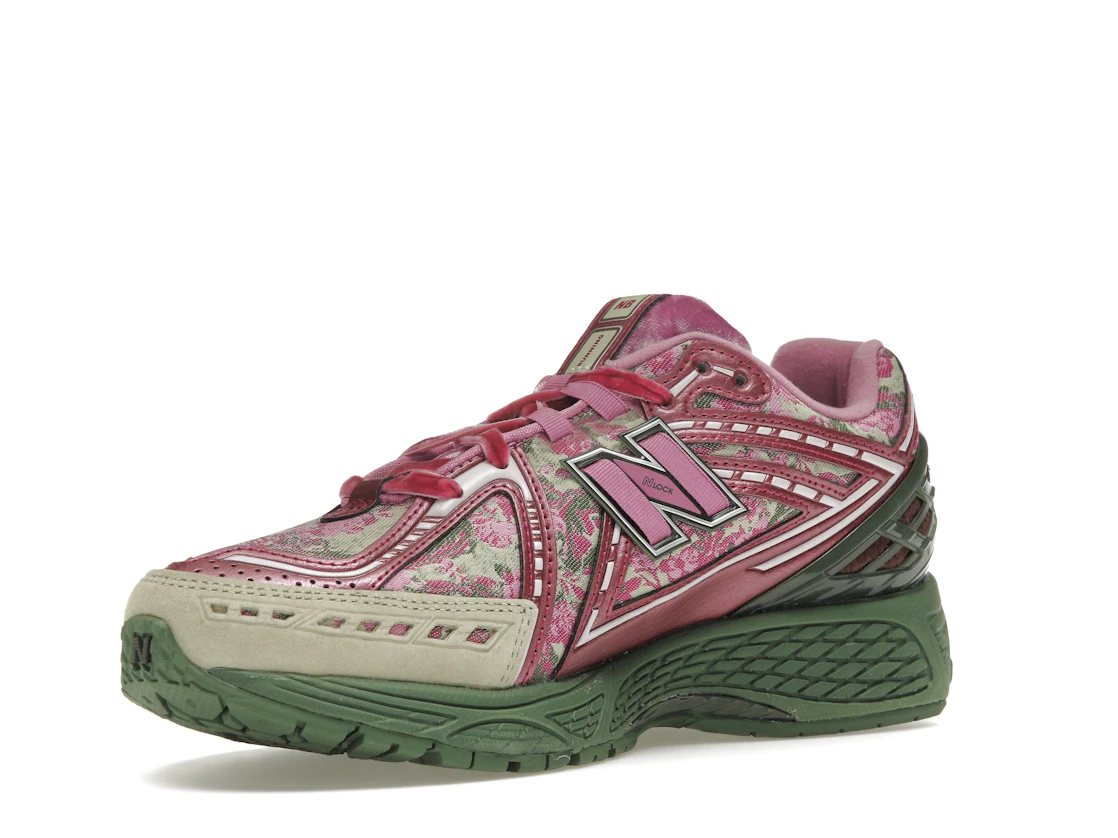Vue 15 de New Balance 1906R Jack Harlow Rose Runner (Special Box)