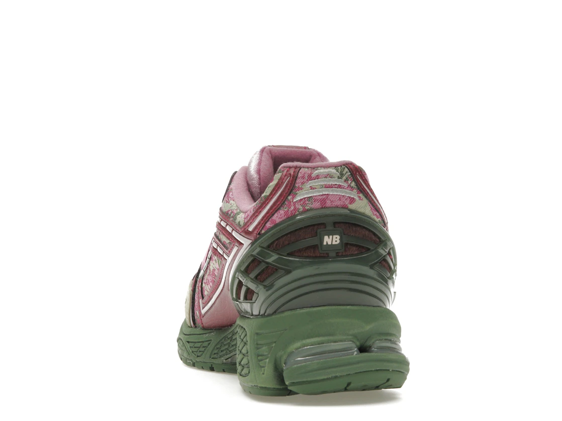 Vue 27 de New Balance 1906R Jack Harlow Rose Runner (Special Box)