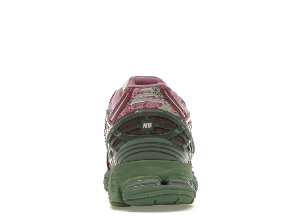 Vue 28 de New Balance 1906R Jack Harlow Rose Runner (Special Box)