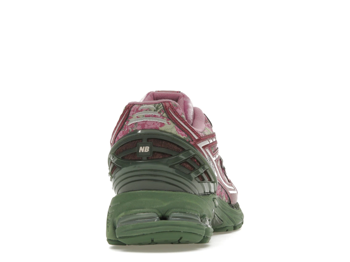 Vue 29 de New Balance 1906R Jack Harlow Rose Runner (Special Box)