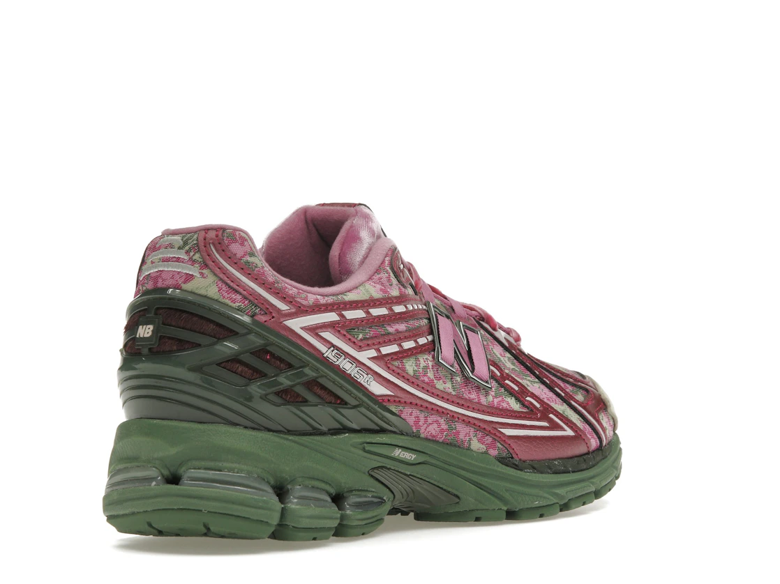 Vue 32 de New Balance 1906R Jack Harlow Rose Runner (Special Box)