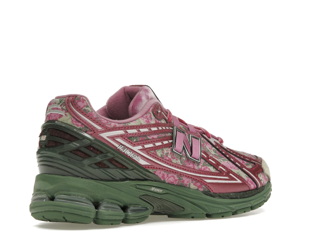 Vue 33 de New Balance 1906R Jack Harlow Rose Runner (Special Box)