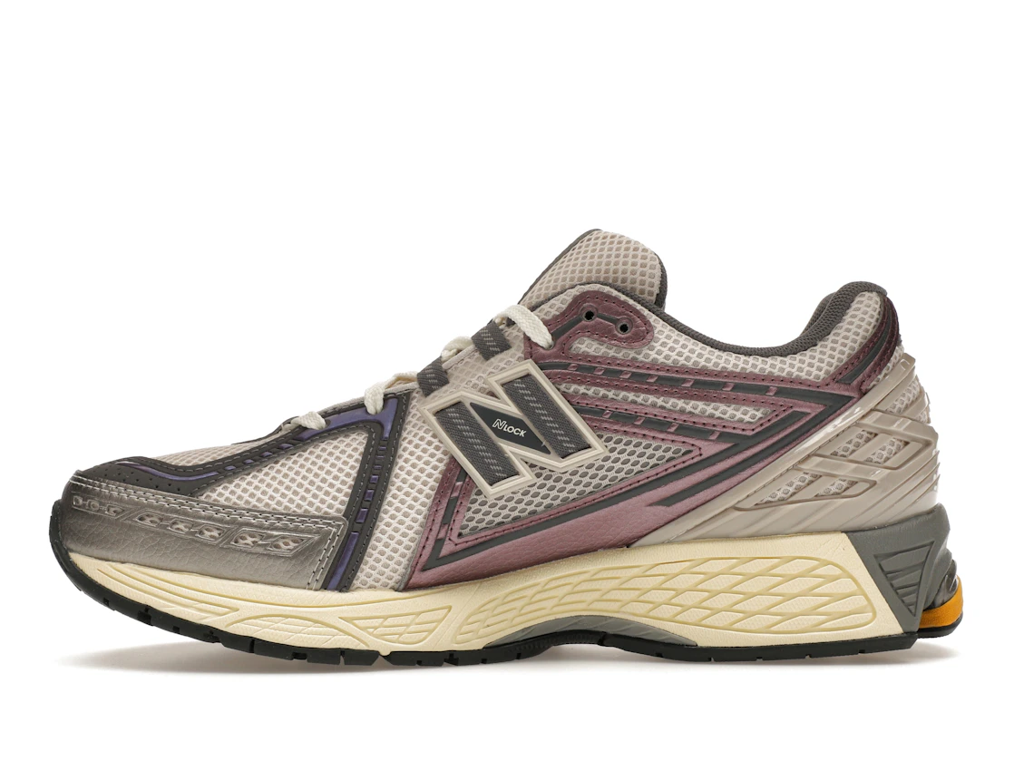 Vue 19 de New Balance 1906R Licorice