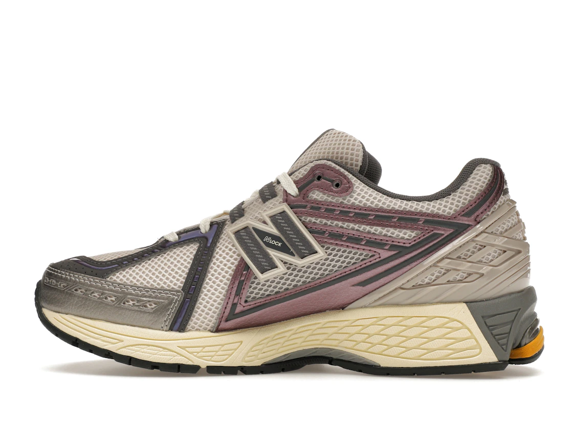 Vue 20 de New Balance 1906R Licorice