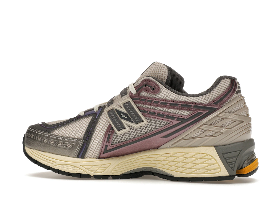 Vue 21 de New Balance 1906R Licorice