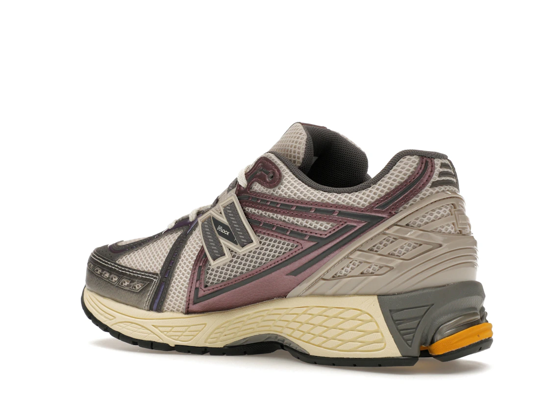 Vue 23 de New Balance 1906R Licorice