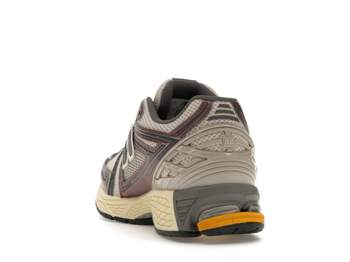 Vue 26 de New Balance 1906R Licorice