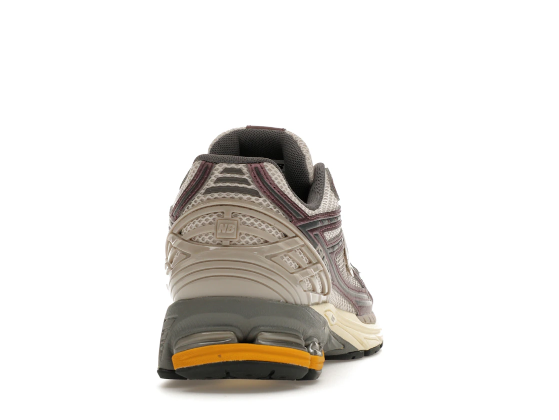 Vue 29 de New Balance 1906R Licorice