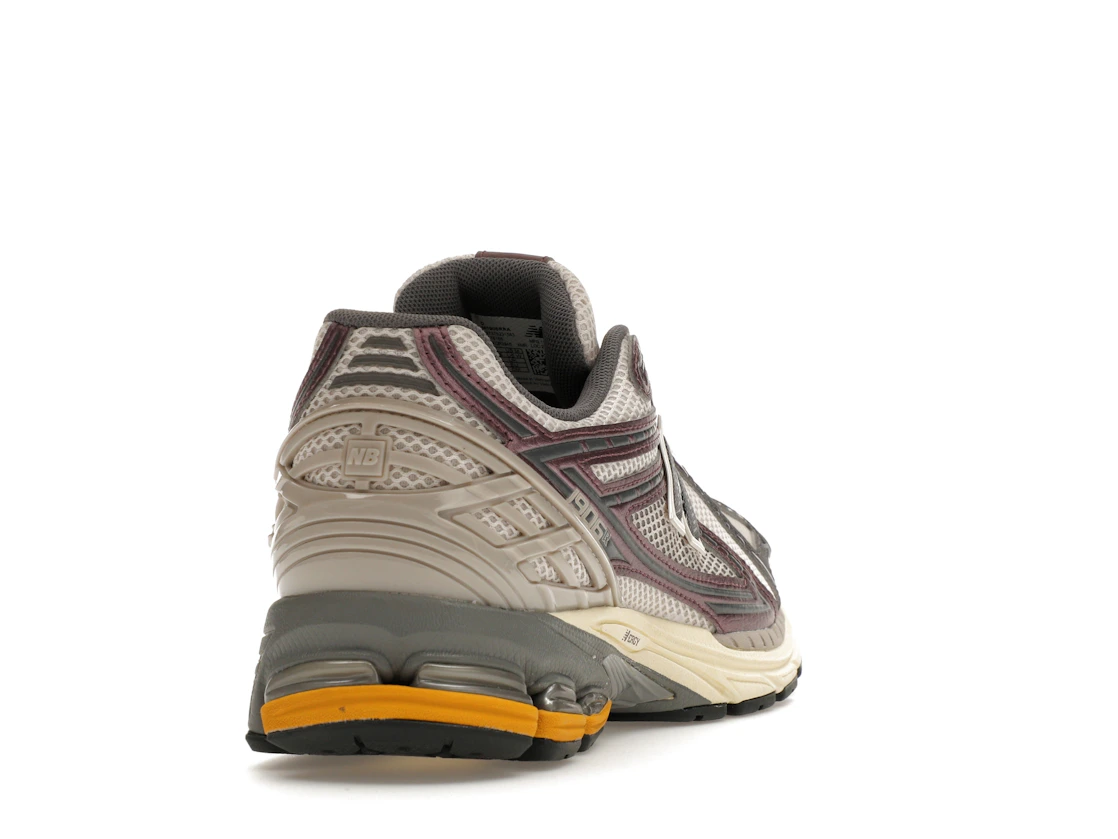 Vue 30 de New Balance 1906R Licorice