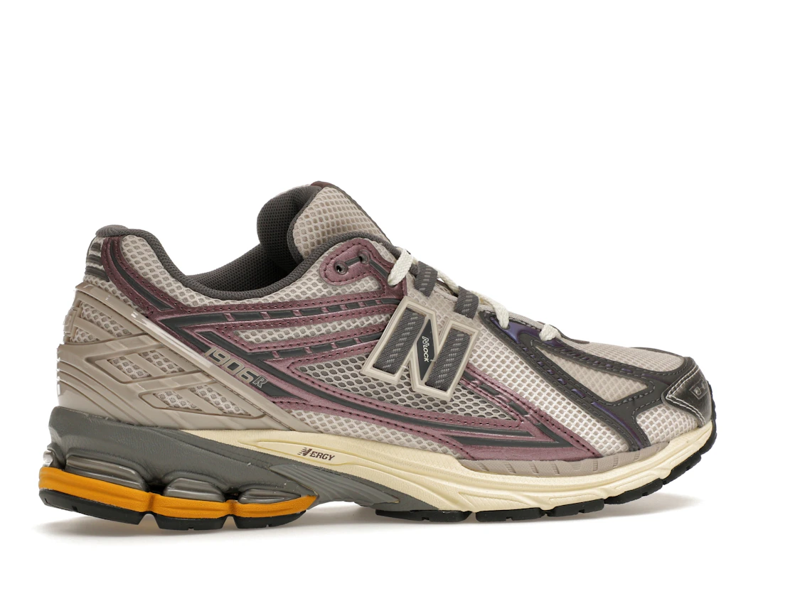 Vue 35 de New Balance 1906R Licorice