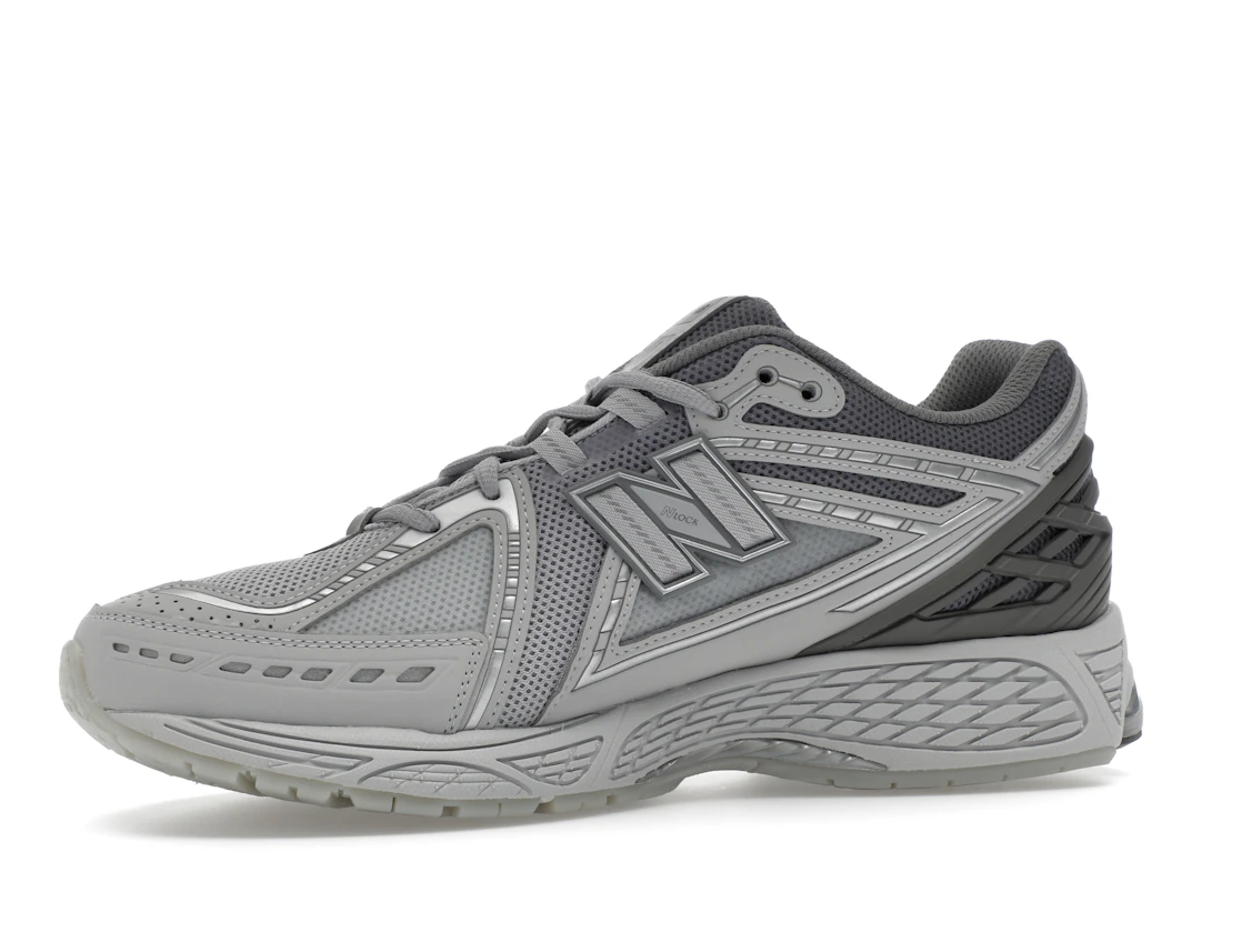 Vue 17 de New Balance 1906R Lunar New Year Raincloud