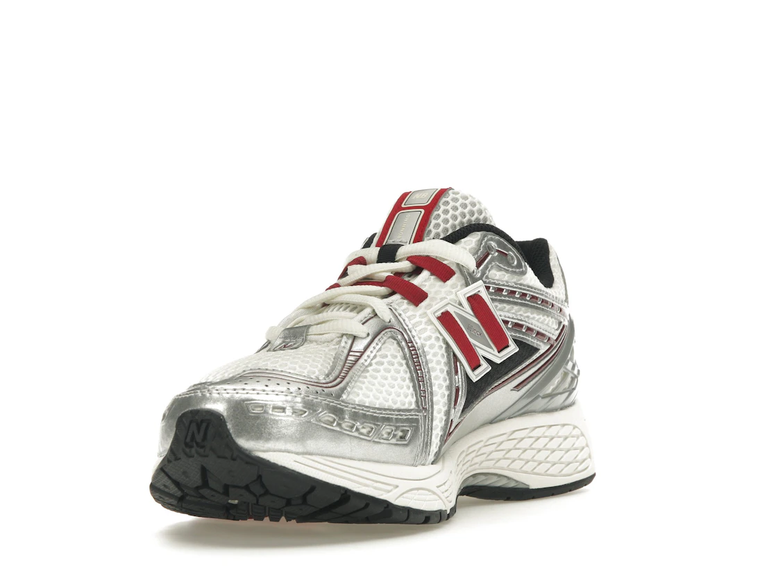Vue 13 de New Balance 1906R Silver Classic Crimson