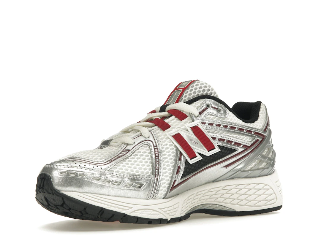Vue 15 de New Balance 1906R Silver Classic Crimson