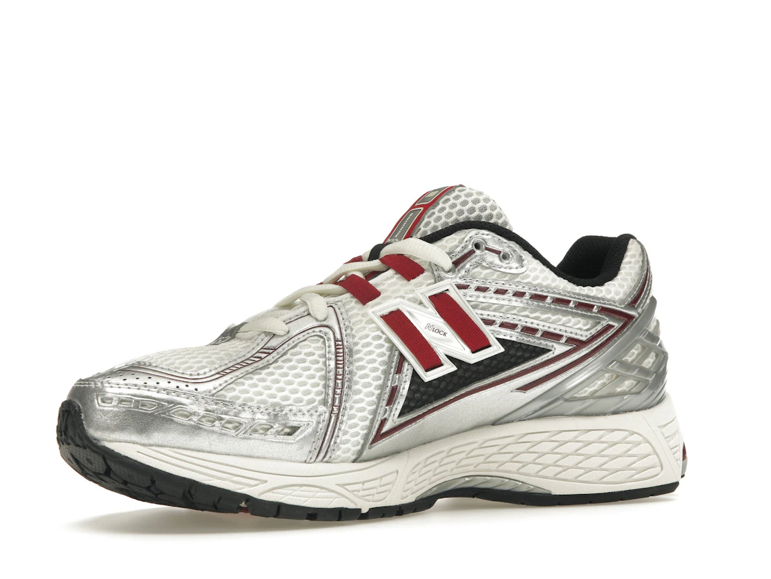 Vue 16 de New Balance 1906R Silver Classic Crimson