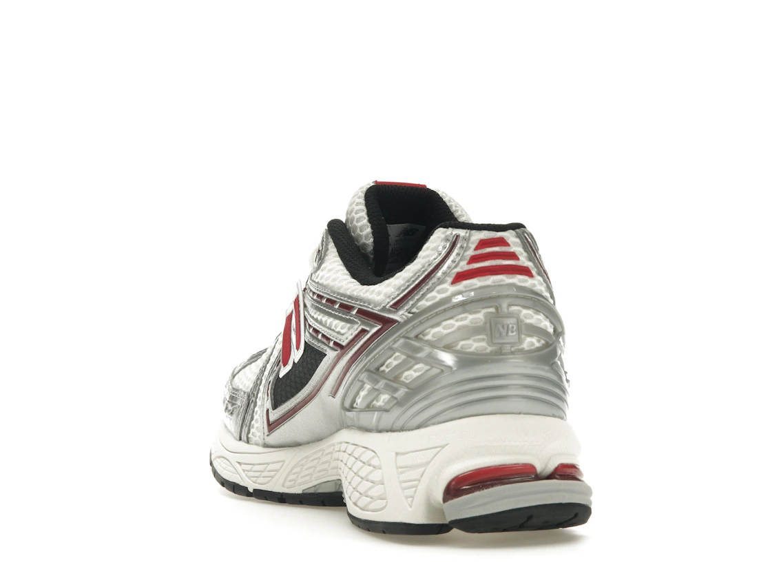Vue 26 de New Balance 1906R Silver Classic Crimson