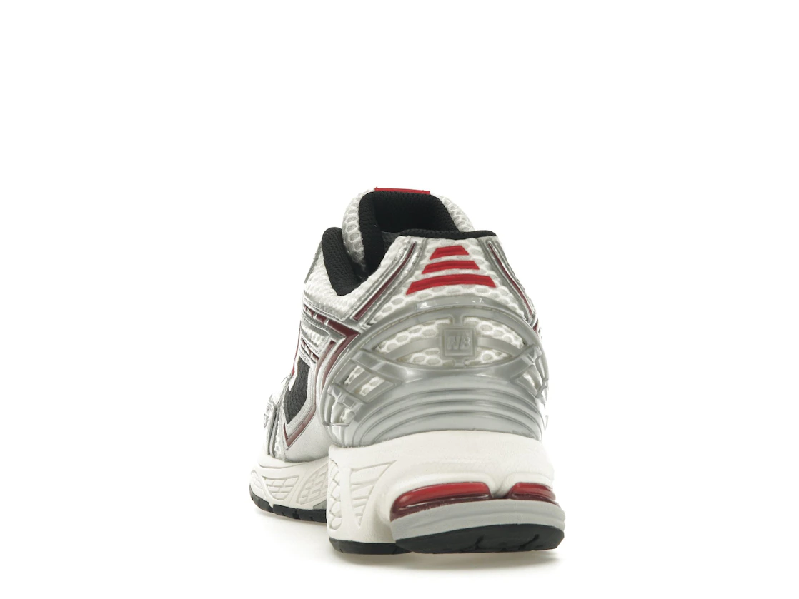 Vue 27 de New Balance 1906R Silver Classic Crimson