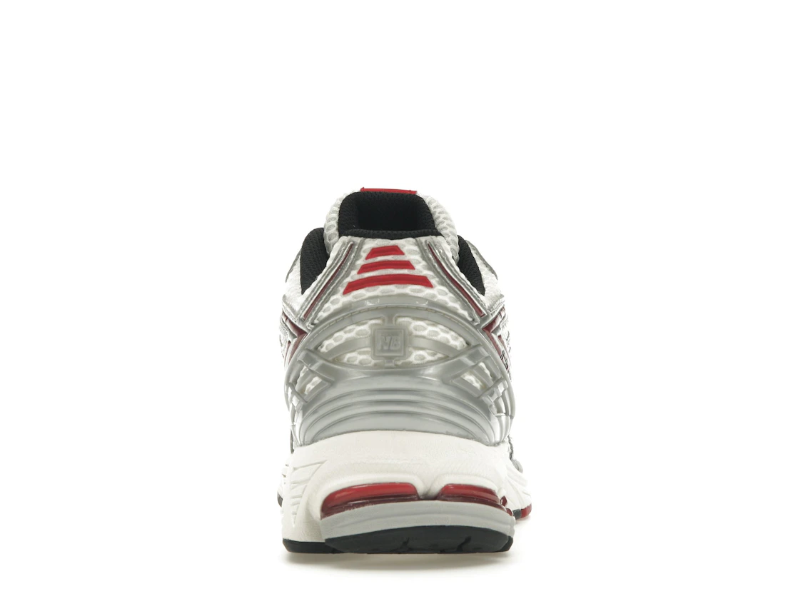 Vue 28 de New Balance 1906R Silver Classic Crimson