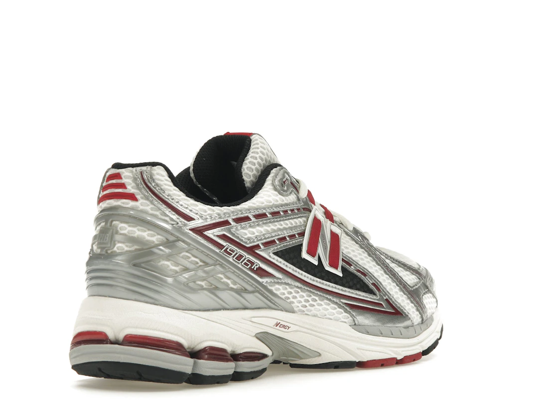 Vue 32 de New Balance 1906R Silver Classic Crimson