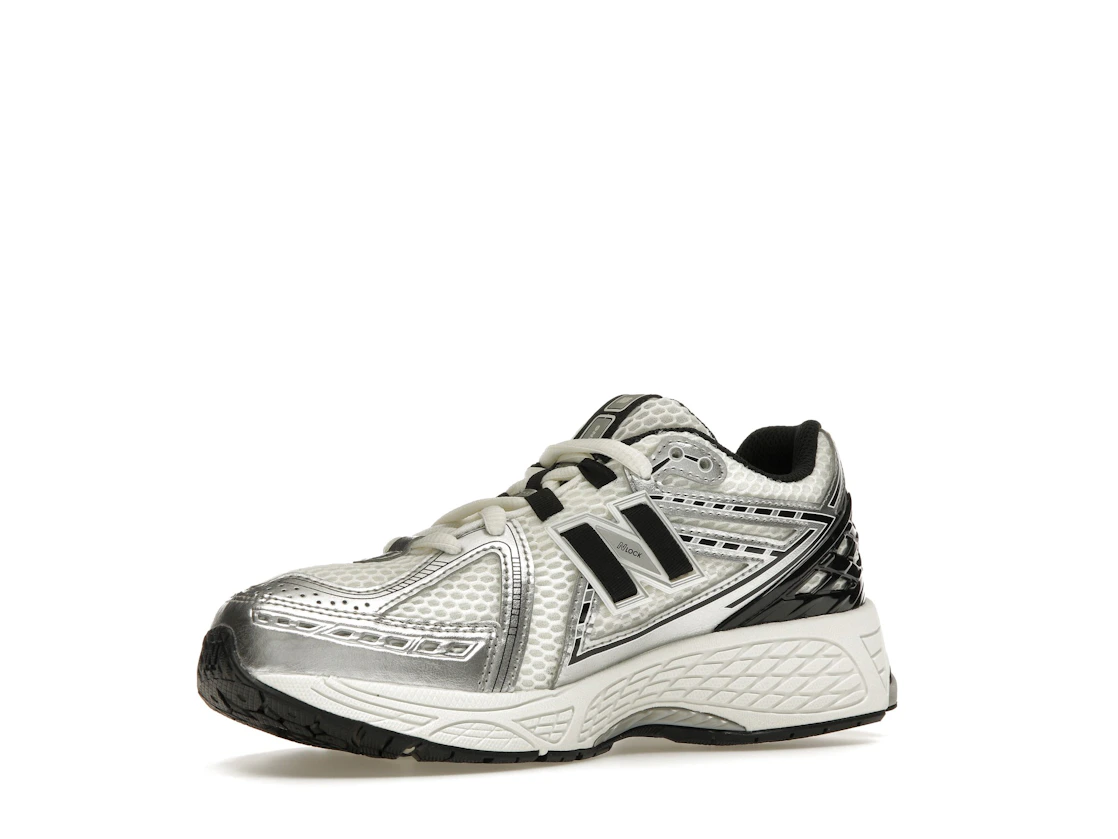 Vue 16 de New Balance 1906R Silver Metallic Black (GS)