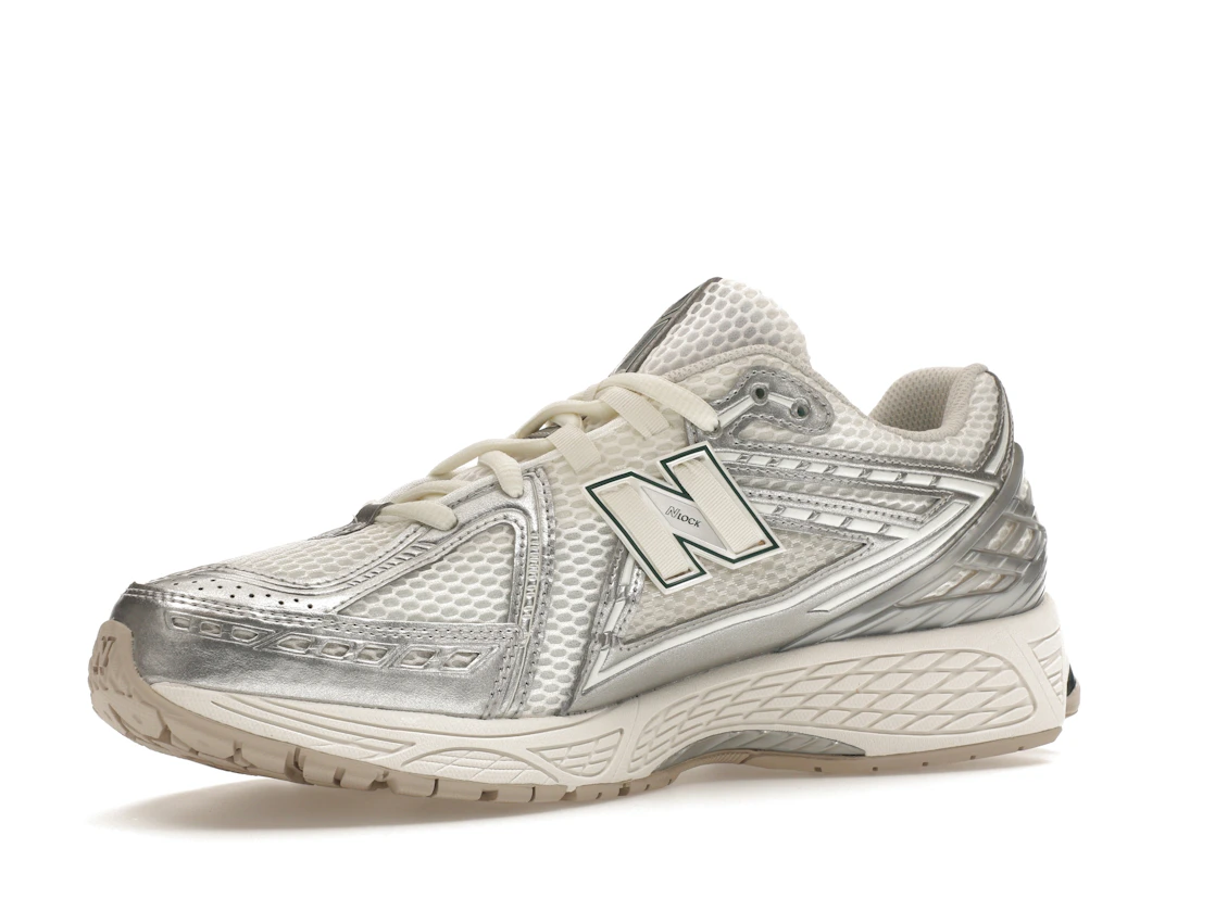 Vue 16 de New Balance 1906R Silver Metallic Sea Salt