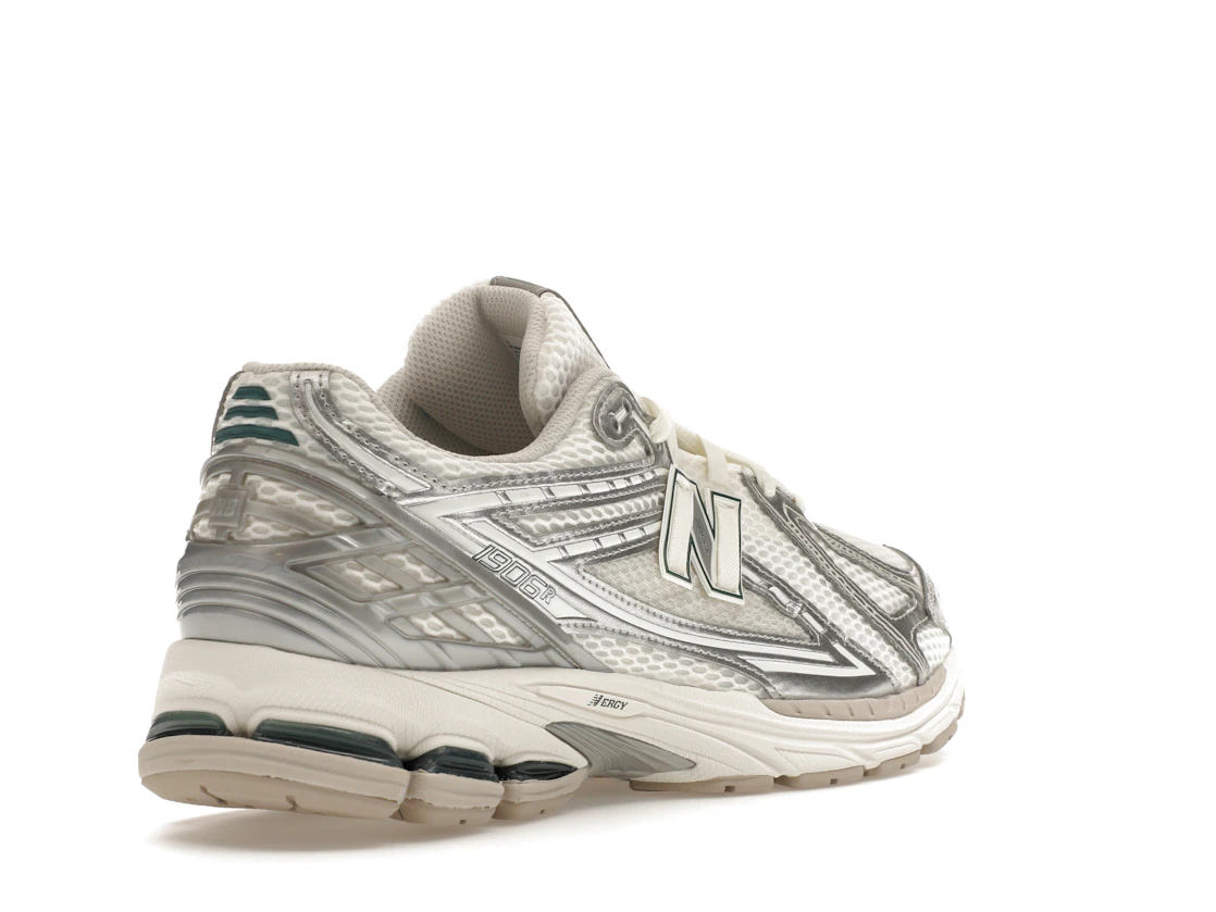 Vue 32 de New Balance 1906R Silver Metallic Sea Salt