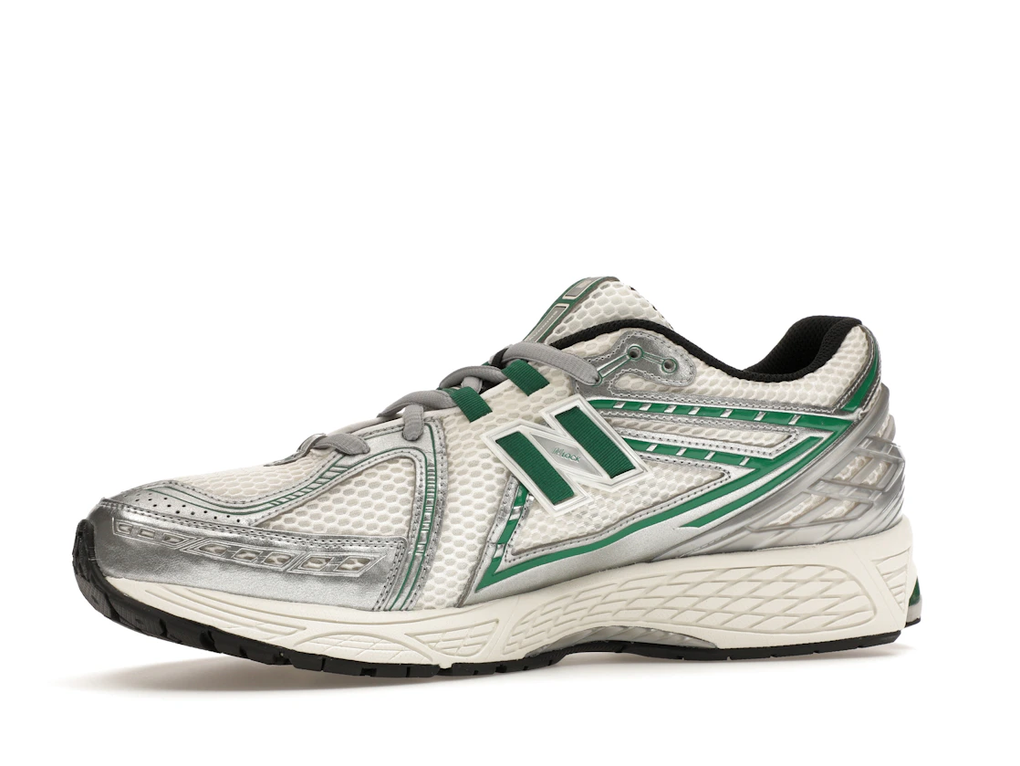 Vue 17 de New Balance 1906R Spruce Pack