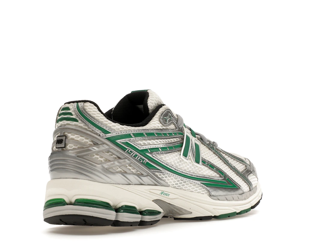 Vue 32 de New Balance 1906R Spruce Pack